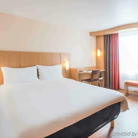 Ibis Nantes Centre Tour Bretagne Exterior foto