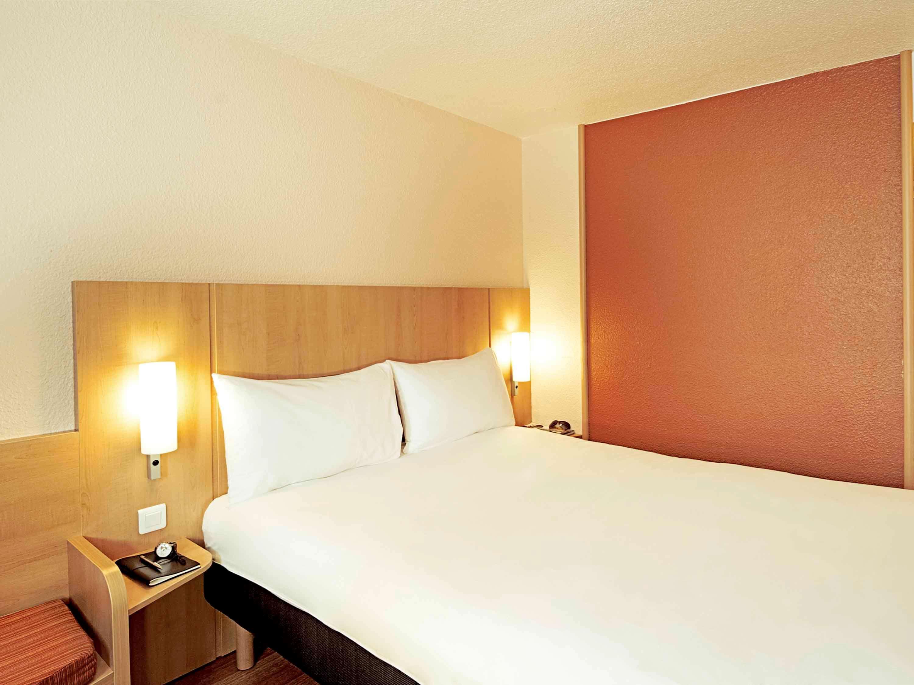 Ibis Nantes Centre Tour Bretagne Exterior foto