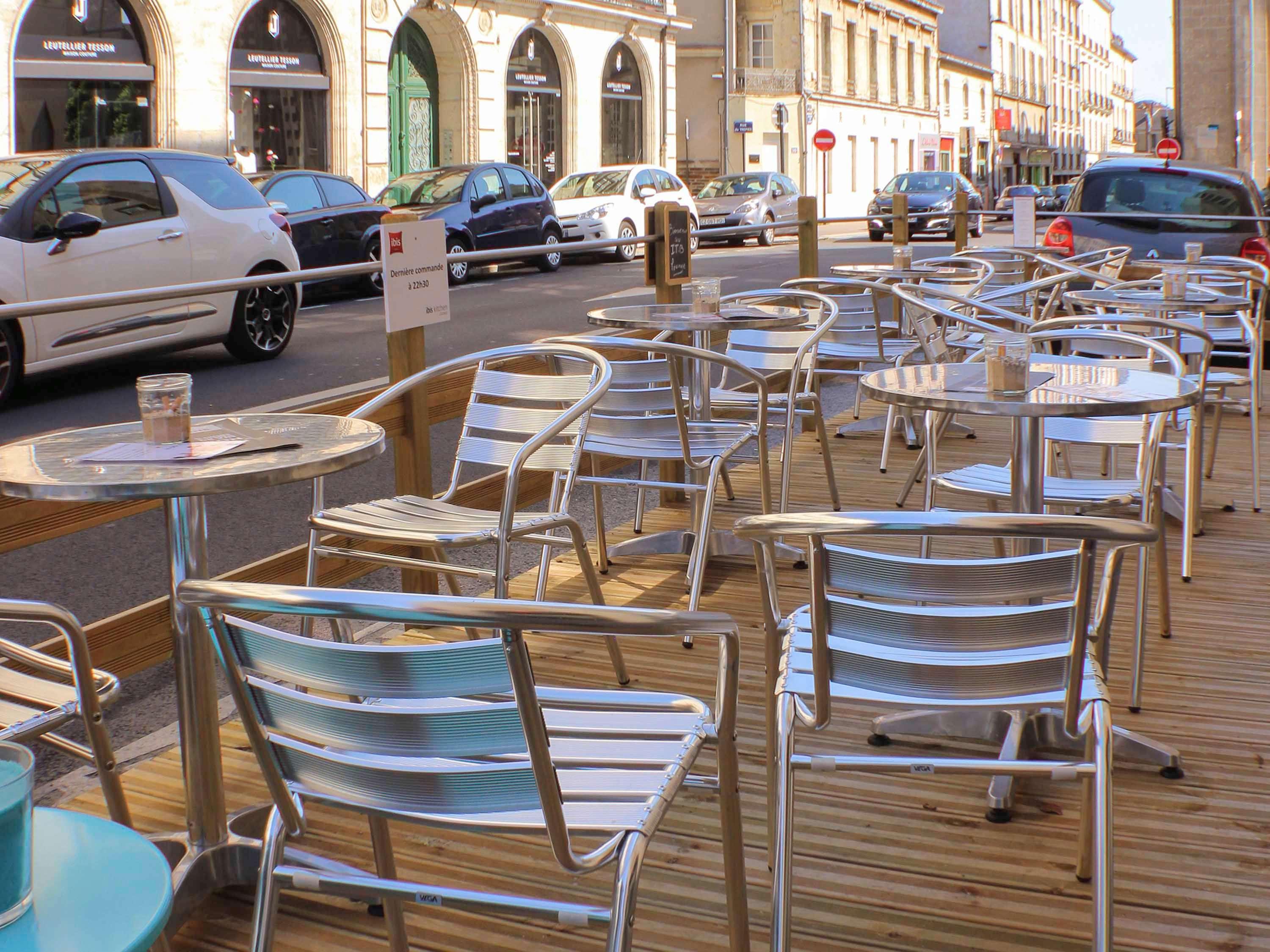 Ibis Nantes Centre Tour Bretagne Exterior foto