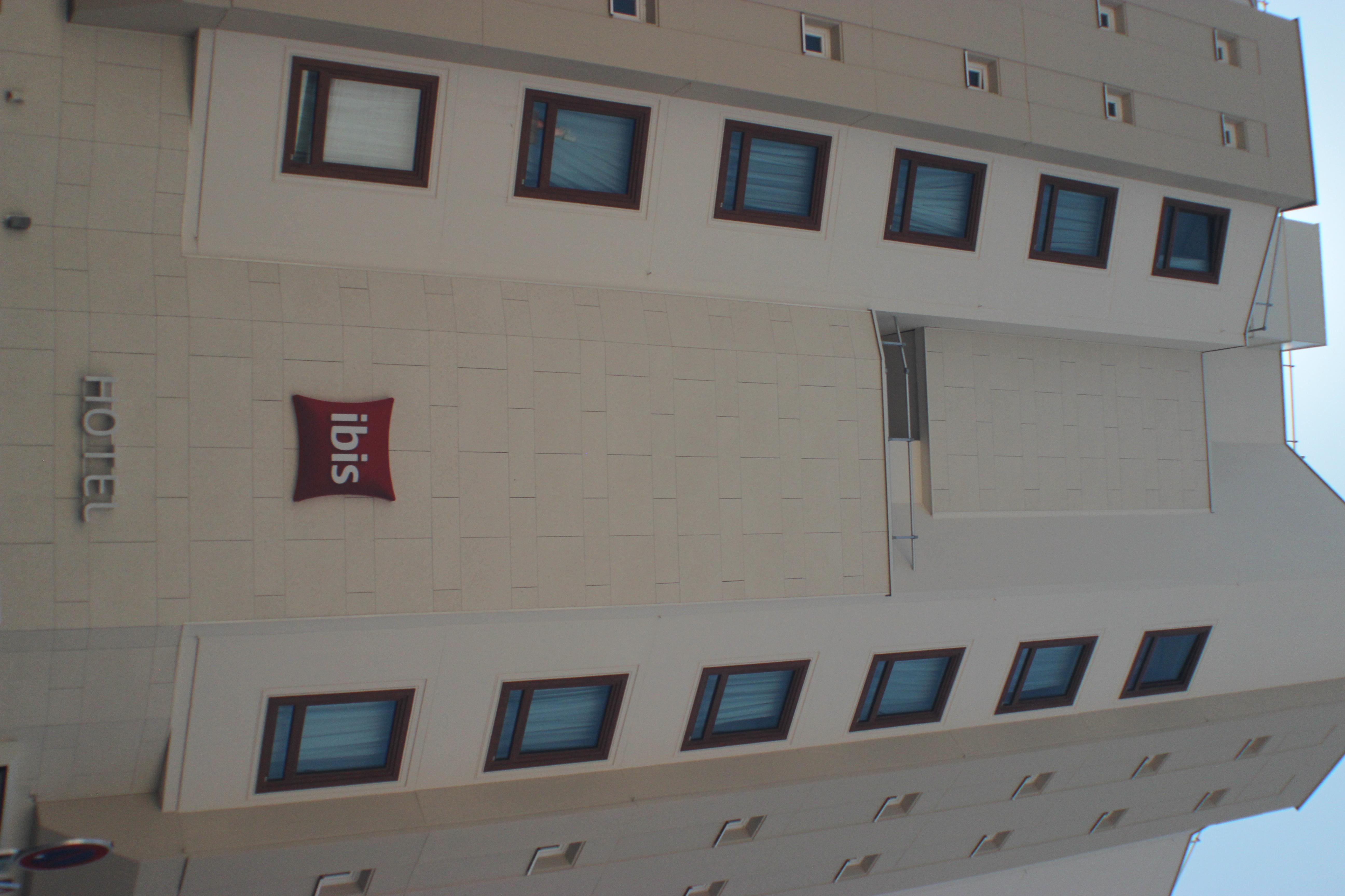 Ibis Nantes Centre Tour Bretagne Exterior foto