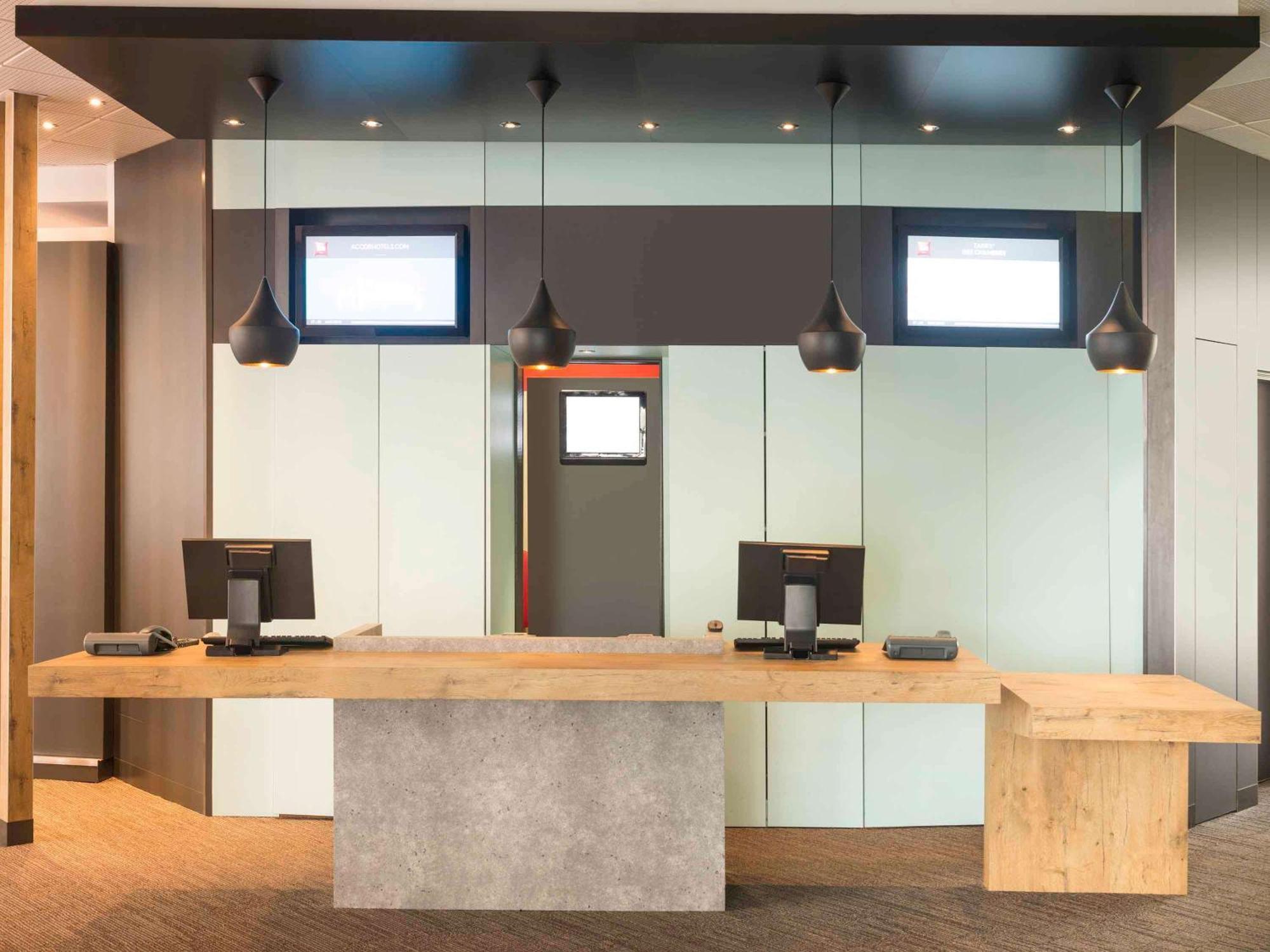 Ibis Nantes Centre Tour Bretagne Exterior foto