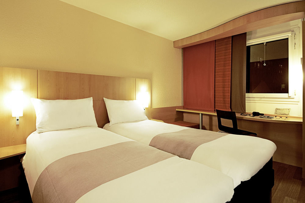 Ibis Nantes Centre Tour Bretagne Exterior foto